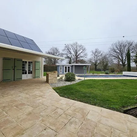 D'air * 12 Pers. * Piscine * Parking