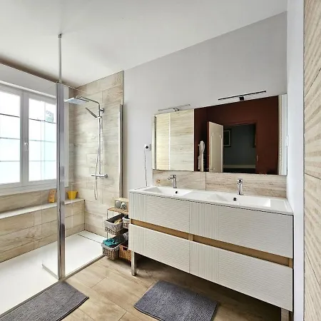 Πανσιόν D'air * 12 Pers. * Piscine * Parking Changé