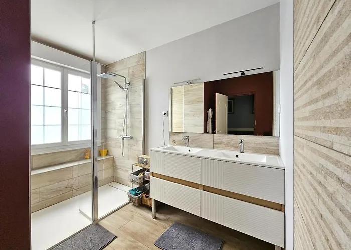 Πανσιόν D'air * 12 Pers. * Piscine * Parking Changé